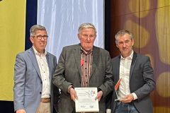 Helmut „Ede“ Harke erhält den Sport-Ehrenamtspreis der Sparkasse
